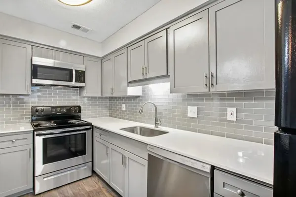 $1,164 | 4401 Glenview Court, Unit 4541, North Richland Hills, TX 76180