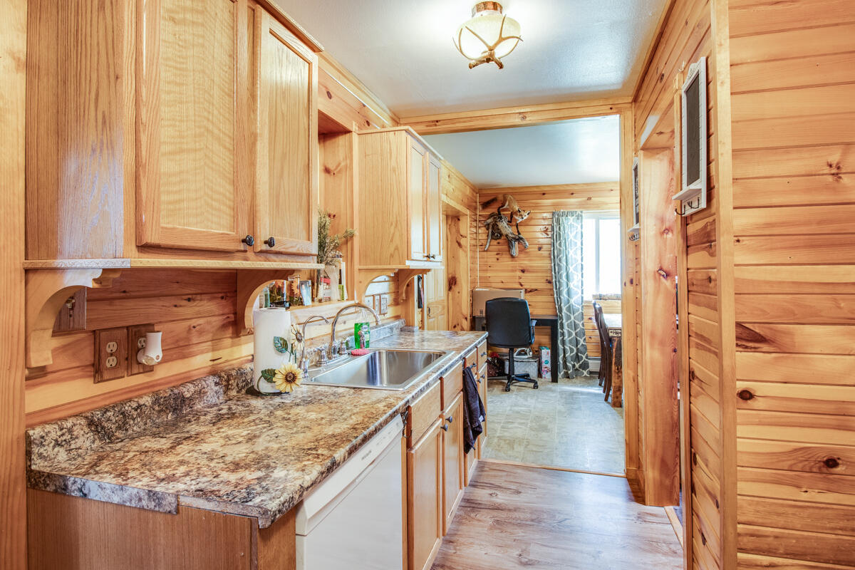 8645 Reynolds Road Bellevue, MI 49021 - Photo 3 of 25 IMG-5641