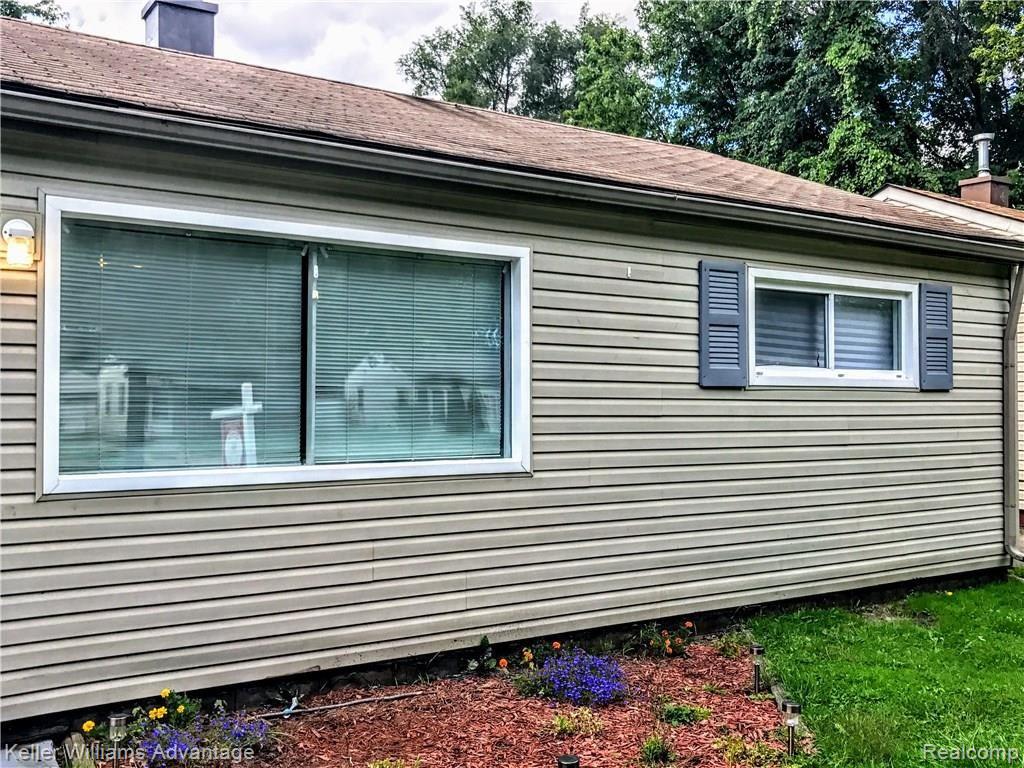 21371 Nummer Street Warren, MI 48089 - Photo 21 of 27 IMG_3339.jpg