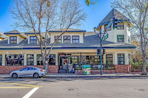 $1,349,000 | 297 Del Valle Court, Pleasanton, CA 94566