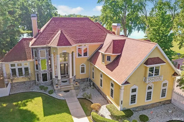 $999,900 | 3125 Greenleaf Boulevard, Elkhart, IN 46514