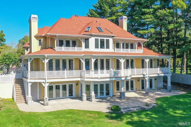 $999,900 | 3125 Greenleaf Boulevard, Elkhart, IN 46514