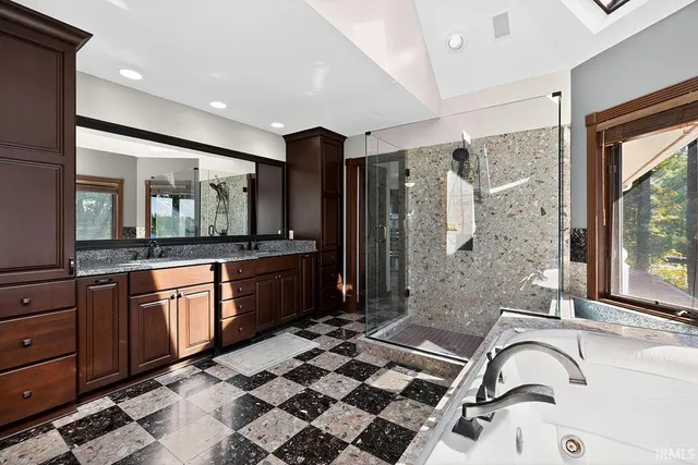 $999,900 | 3125 Greenleaf Boulevard, Elkhart, IN 46514