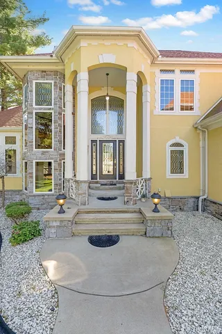 $999,900 | 3125 Greenleaf Boulevard, Elkhart, IN 46514