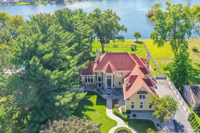 $999,900 | 3125 Greenleaf Boulevard, Elkhart, IN 46514