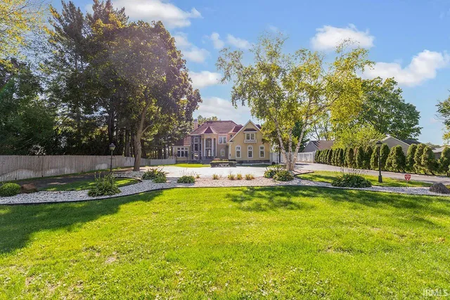 $999,900 | 3125 Greenleaf Boulevard, Elkhart, IN 46514