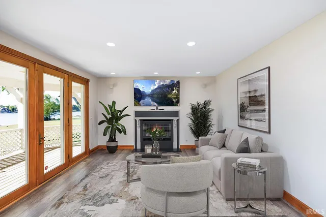 $999,900 | 3125 Greenleaf Boulevard, Elkhart, IN 46514