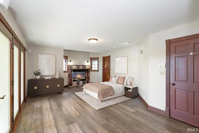 $999,900 | 3125 Greenleaf Boulevard, Elkhart, IN 46514