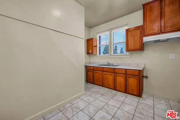 a close view of sink