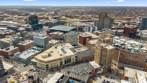 $600,000 | 49 Monroe Center Street Northwest, Unit 10, Grand Rapids, MI 49503