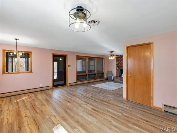 $385,000 | 747 Squaw Road, Cuba, MO 65453