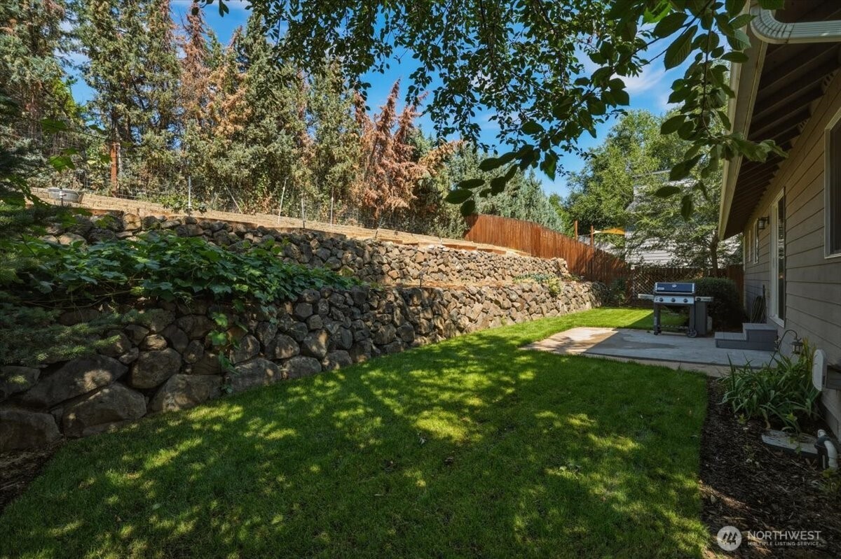 2132 West Honeysett Road Wenatchee, WA 98801 - Photo 30 of 38