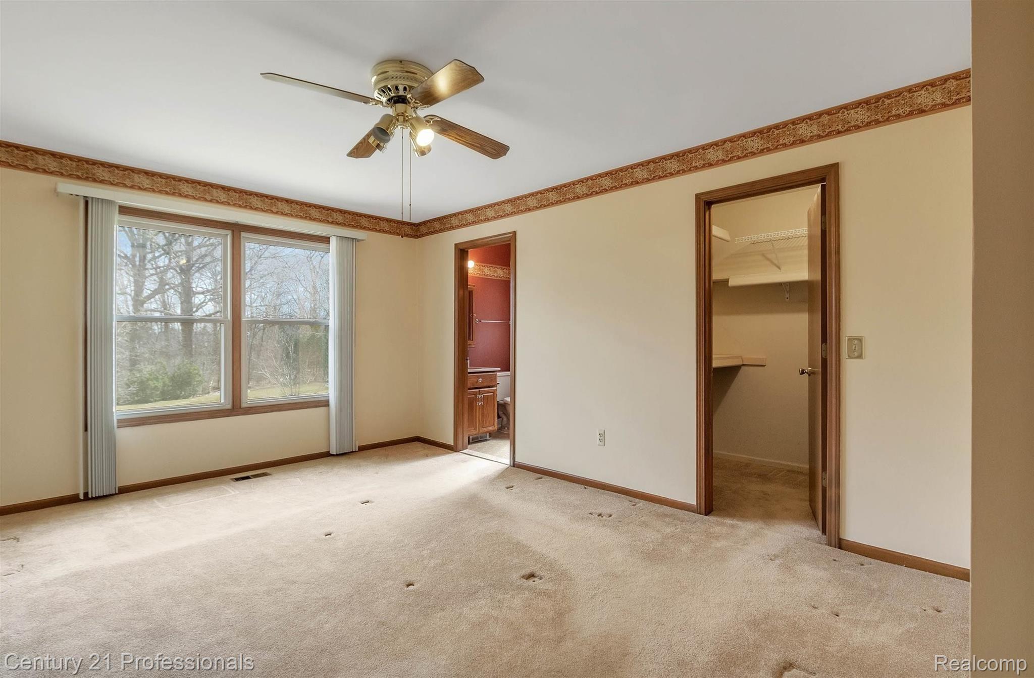 1605 Crestline Lane Rochester, MI 48307 - Photo 29 of 43 32-1605 Crestline Ln-WindowStill-Real-Estate-Photography-32.jpg
