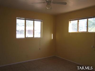 3549 North Olive Road Tucson, AZ 85719 - Photo 6 of 10