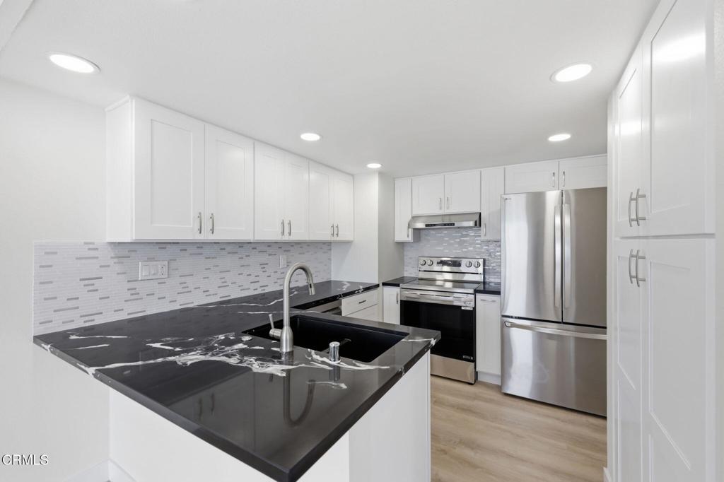 3664 Sunset Lane Oxnard, CA 93035 - Photo 16 of 58