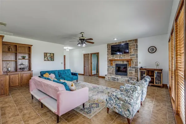 $4,000 | 11744 Foutch Road, Pilot Point, TX 76258