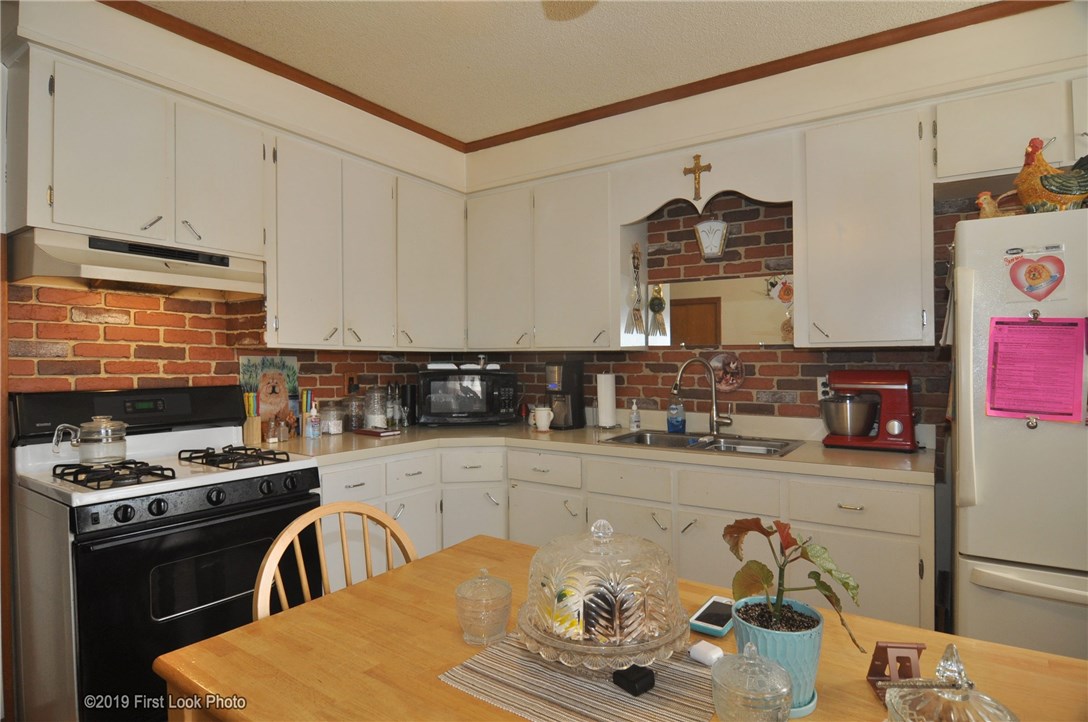 74 Farm Street Woonsocket, RI 02895 - Photo 3 of 40