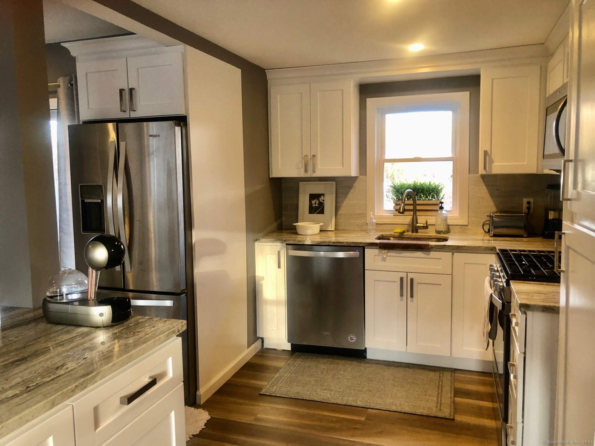 237 Stadley Rough Road Danbury, CT 06811 - Photo 6 of 15