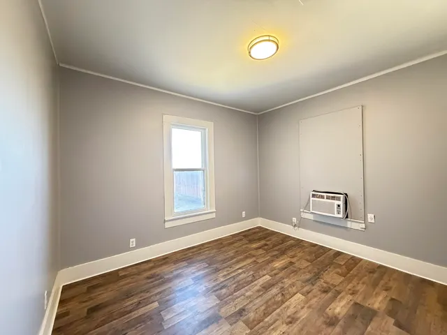 $950 | 215 South 3rd Street, Slaton, TX 79364