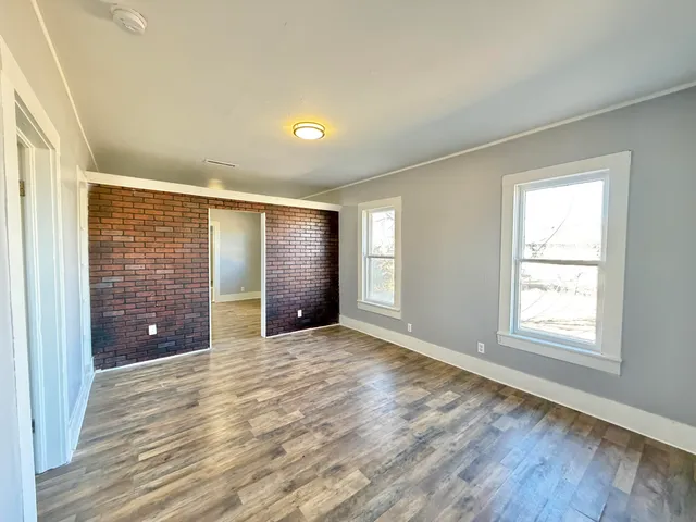 $950 | 215 South 3rd Street, Slaton, TX 79364