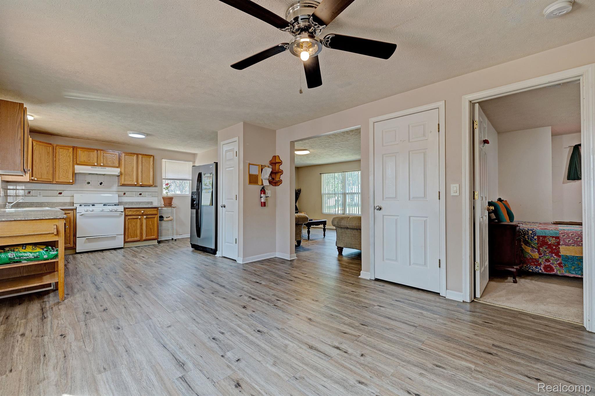 374 4th Pontiac, MI 48340 - Photo 10 of 45 Gallery Image 10