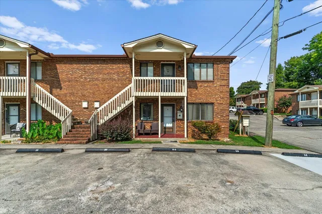 $179,000 | 303 Crystal Place, Unit 16, Dalton, GA 30720