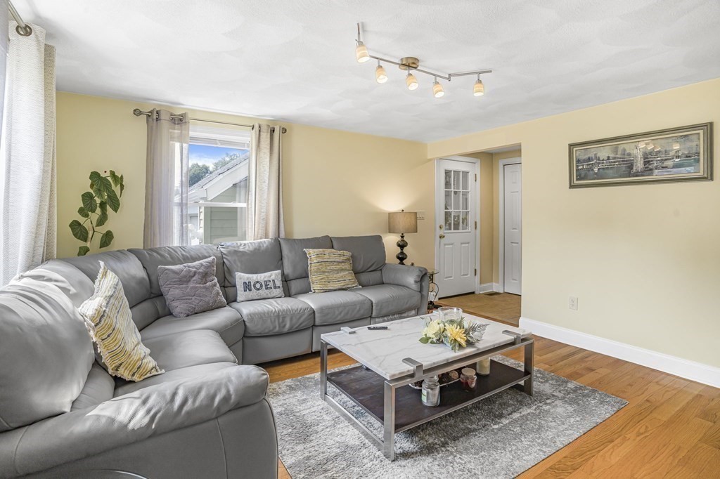 8 Juliette Road Saugus, MA 01906 - Photo 15 of 36 Gallery Image 15