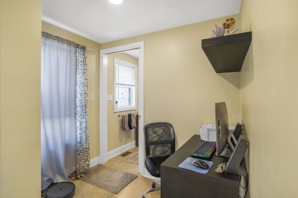 8 Juliette Road Saugus, MA 01906 - Photo 17 of 36 Gallery Image 17