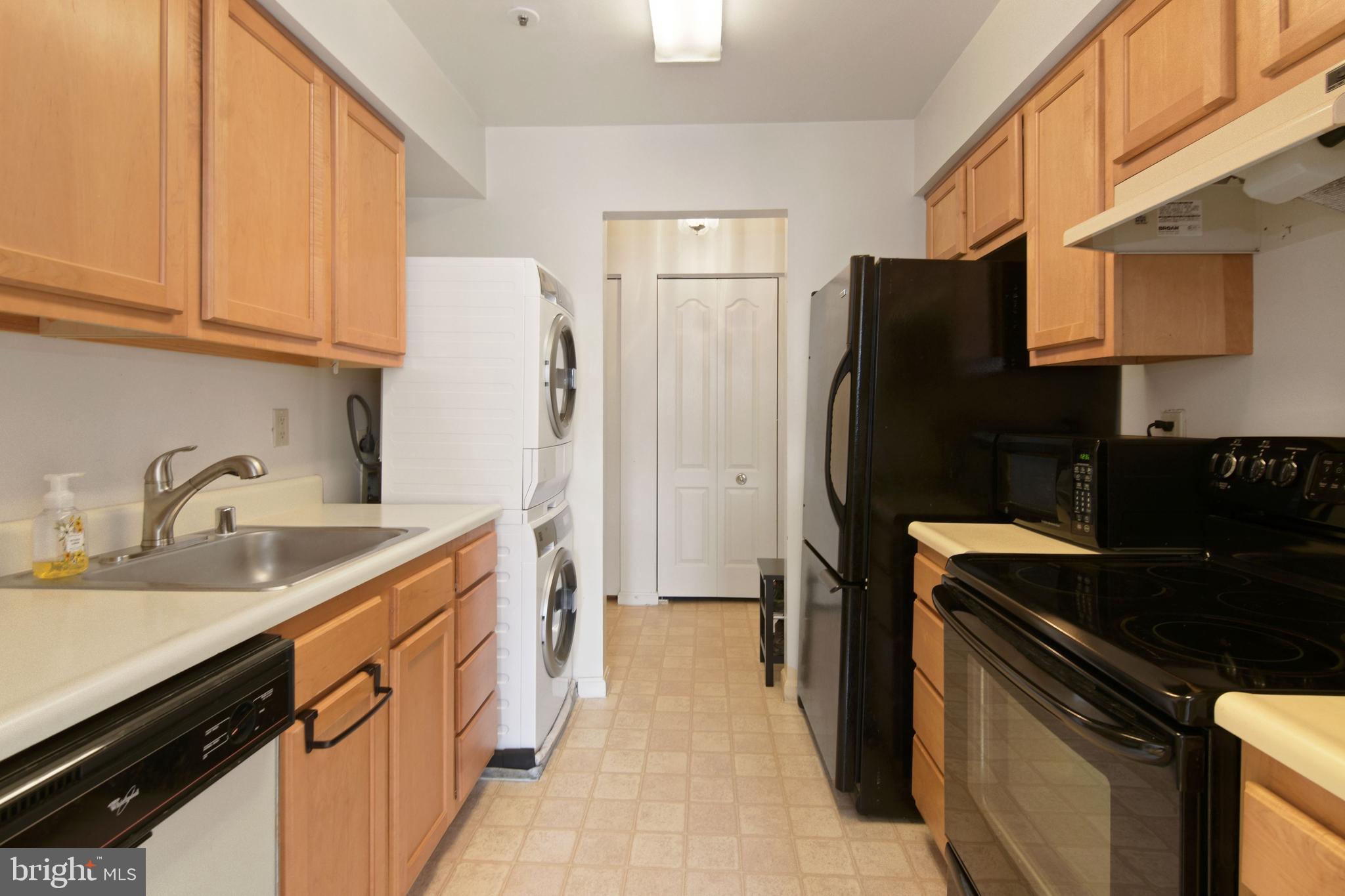 8611 Falls Run Road, Unit L Ellicott City, MD 21043 - Photo 13 of 23 Kitchen