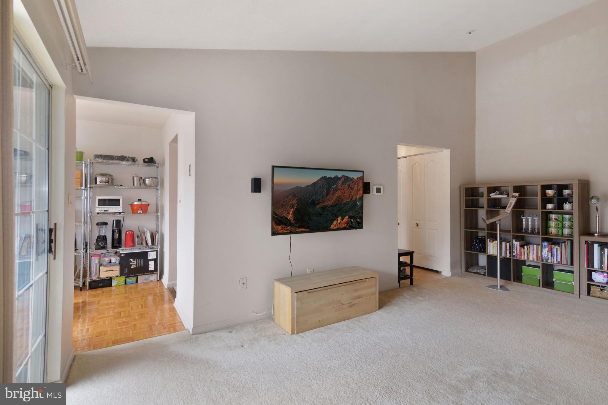 8611 Falls Run Road, Unit L Ellicott City, MD 21043 - Photo 10 of 23 Living Room