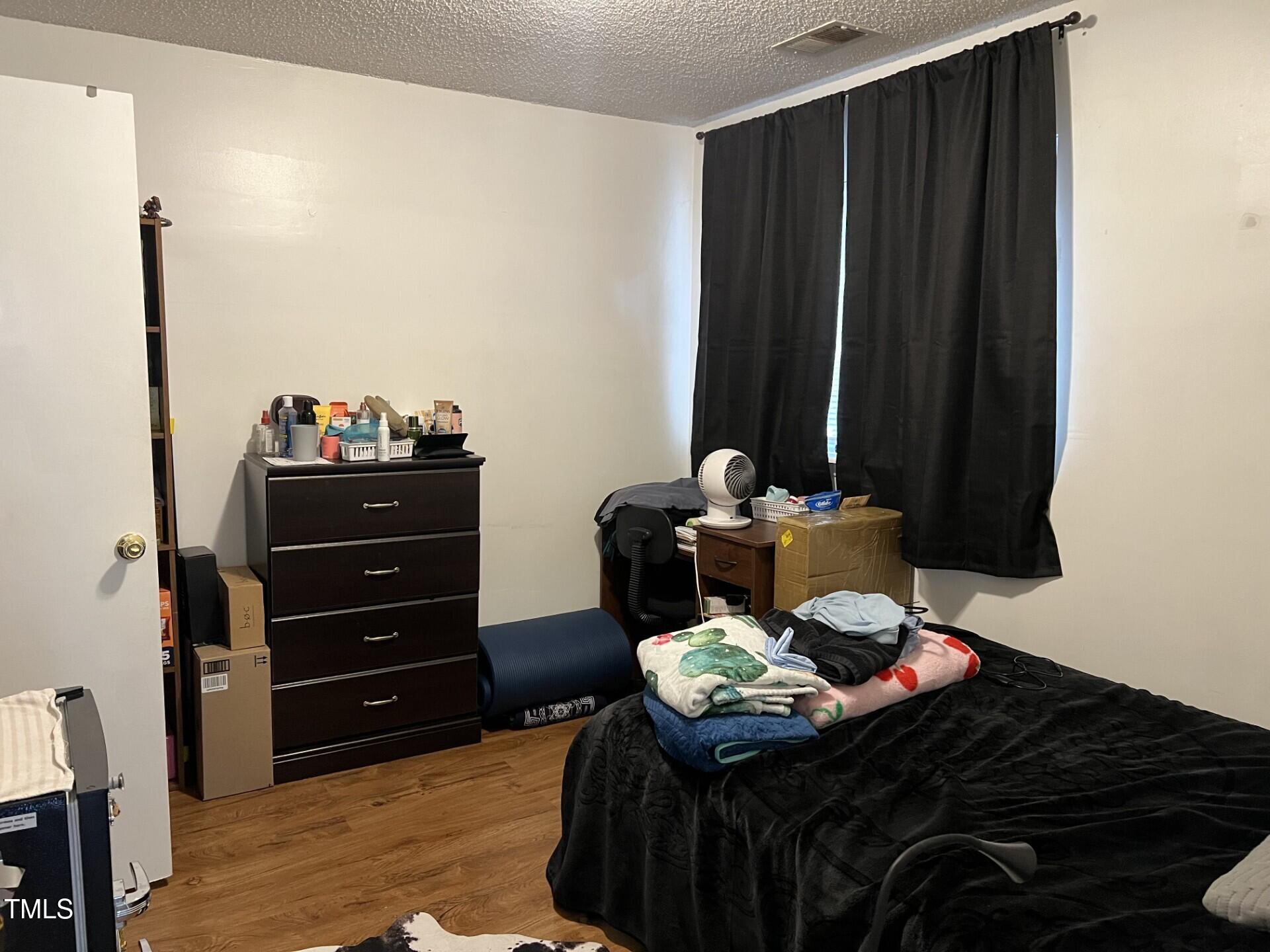 303 Smith Level Road, Unit E32 Chapel Hill, NC 27516 - Photo 11 of 17 303 bedroom 2 pic1