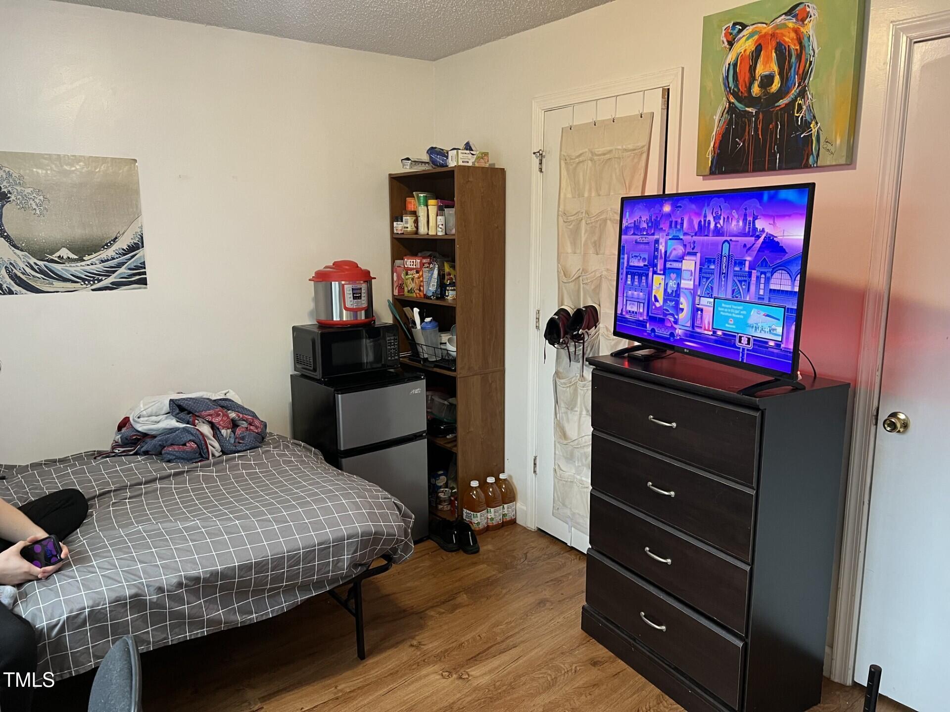 303 Smith Level Road, Unit E32 Chapel Hill, NC 27516 - Photo 13 of 17 303 bedroom