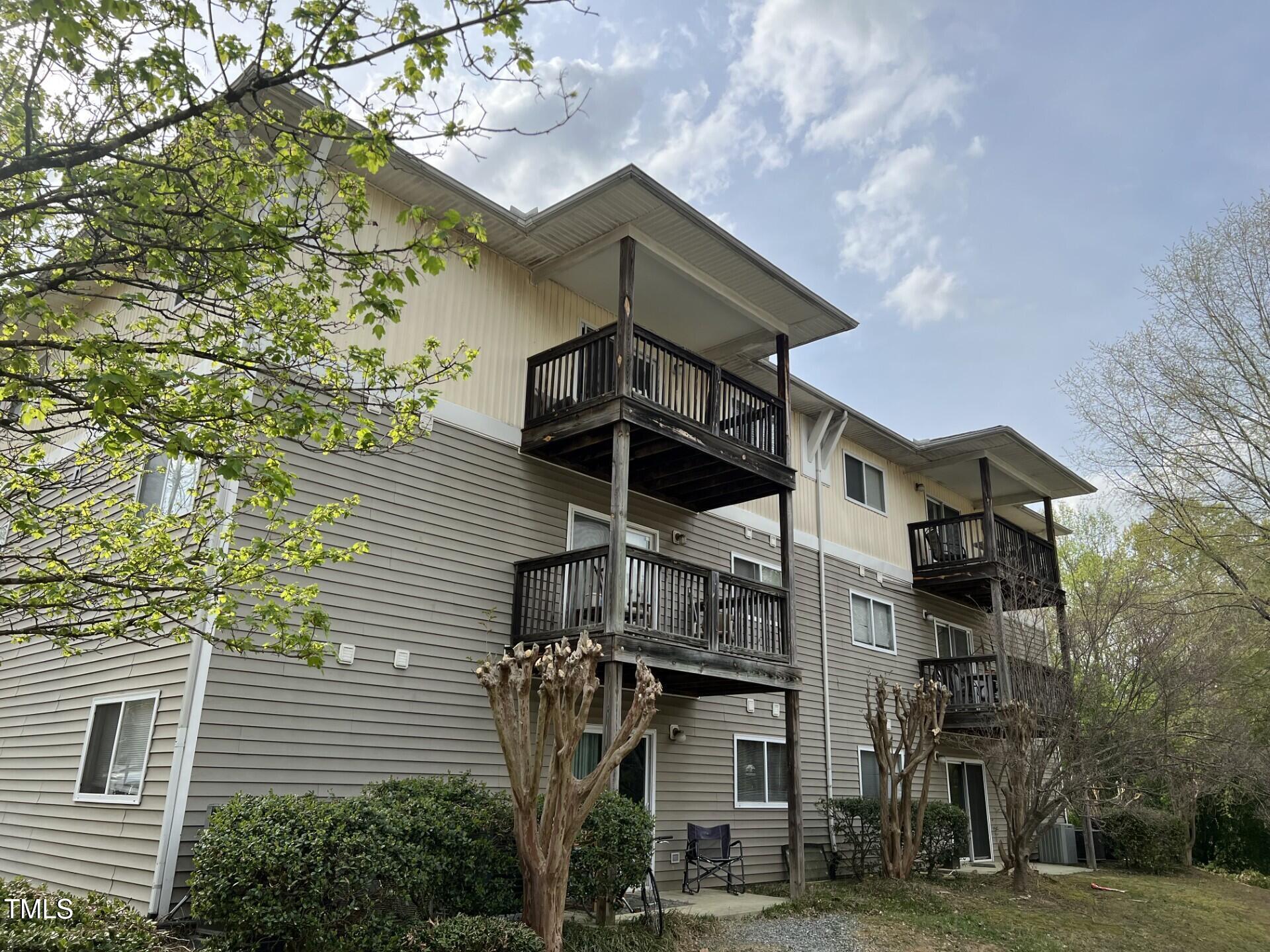 303 Smith Level Road, Unit E32 Chapel Hill, NC 27516 - Photo 2 of 17 303 exterior 2