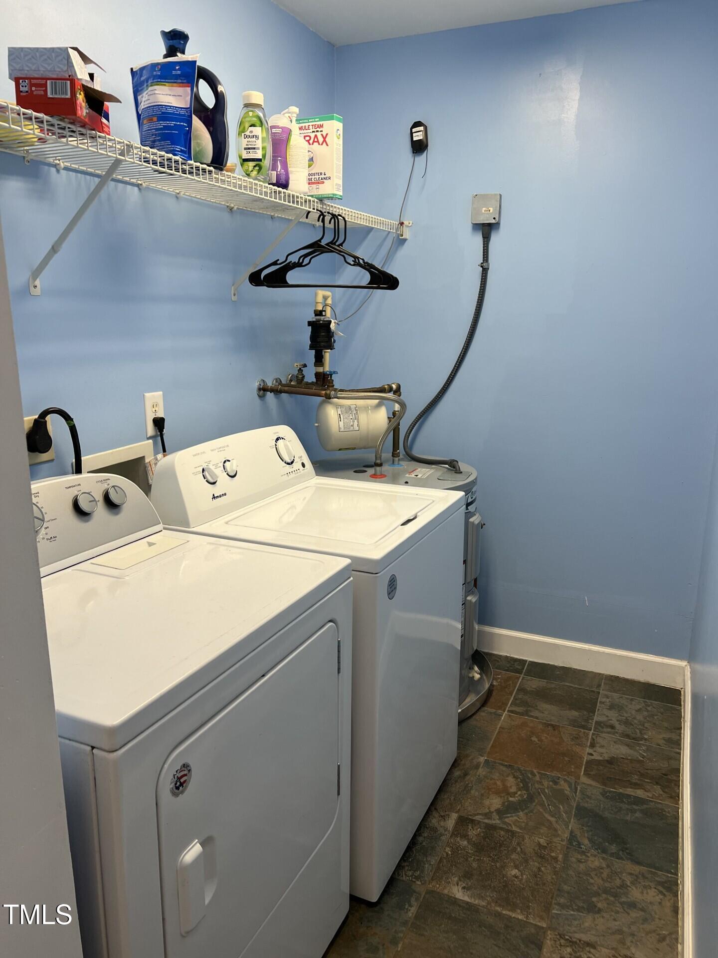 303 Smith Level Road, Unit E32 Chapel Hill, NC 27516 - Photo 8 of 17 303 interior 4