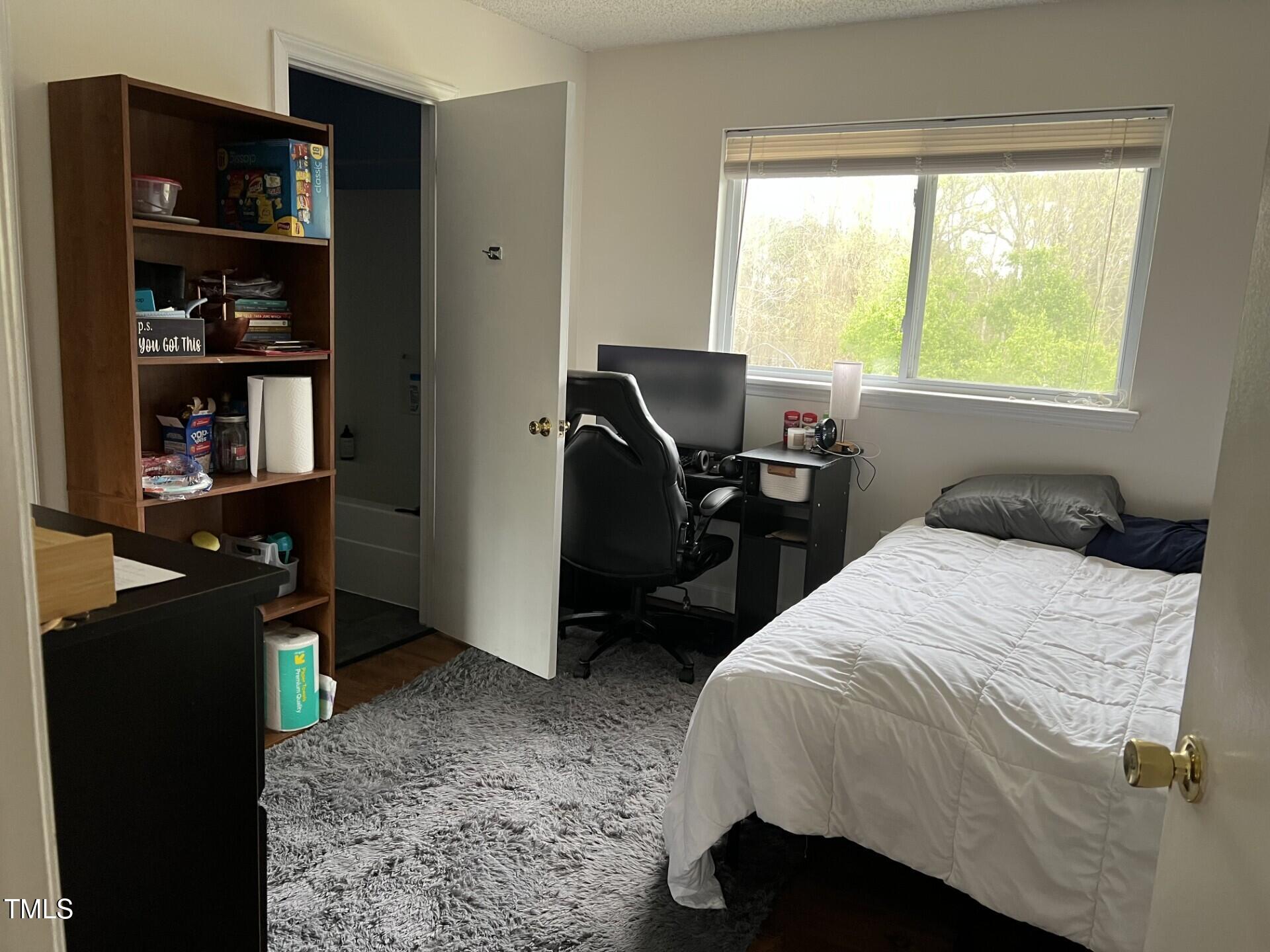 303 Smith Level Road, Unit E32 Chapel Hill, NC 27516 - Photo 9 of 17 303 bedroom 1 pic2