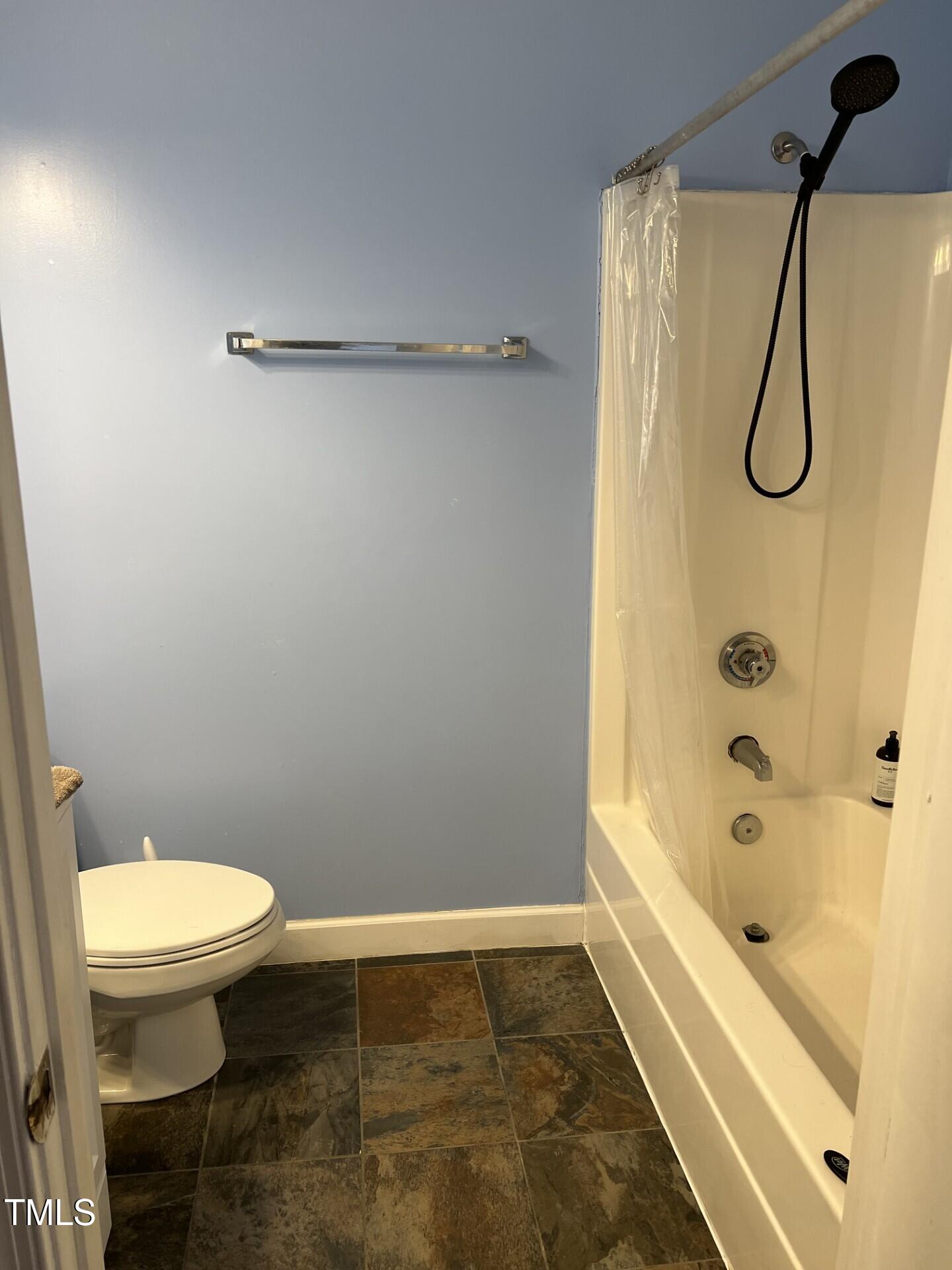 303 Smith Level Road, Unit E32 Chapel Hill, NC 27516 - Photo 10 of 17 303 bedroom 1 pic3 bath