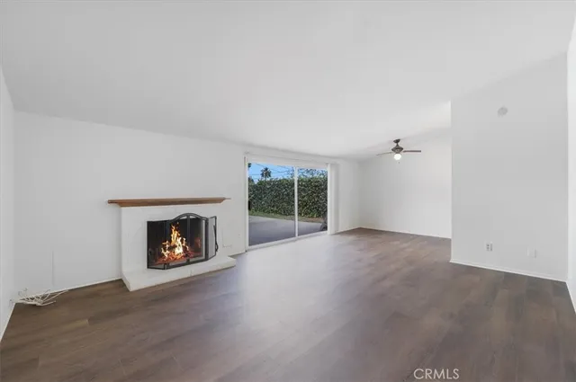 $4,100 | 20447 West Oxnard Street, Woodland Hills, CA 91367