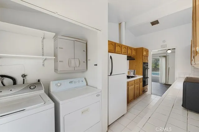 $4,100 | 20447 West Oxnard Street, Woodland Hills, CA 91367