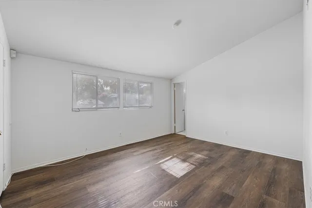 $4,100 | 20447 West Oxnard Street, Woodland Hills, CA 91367