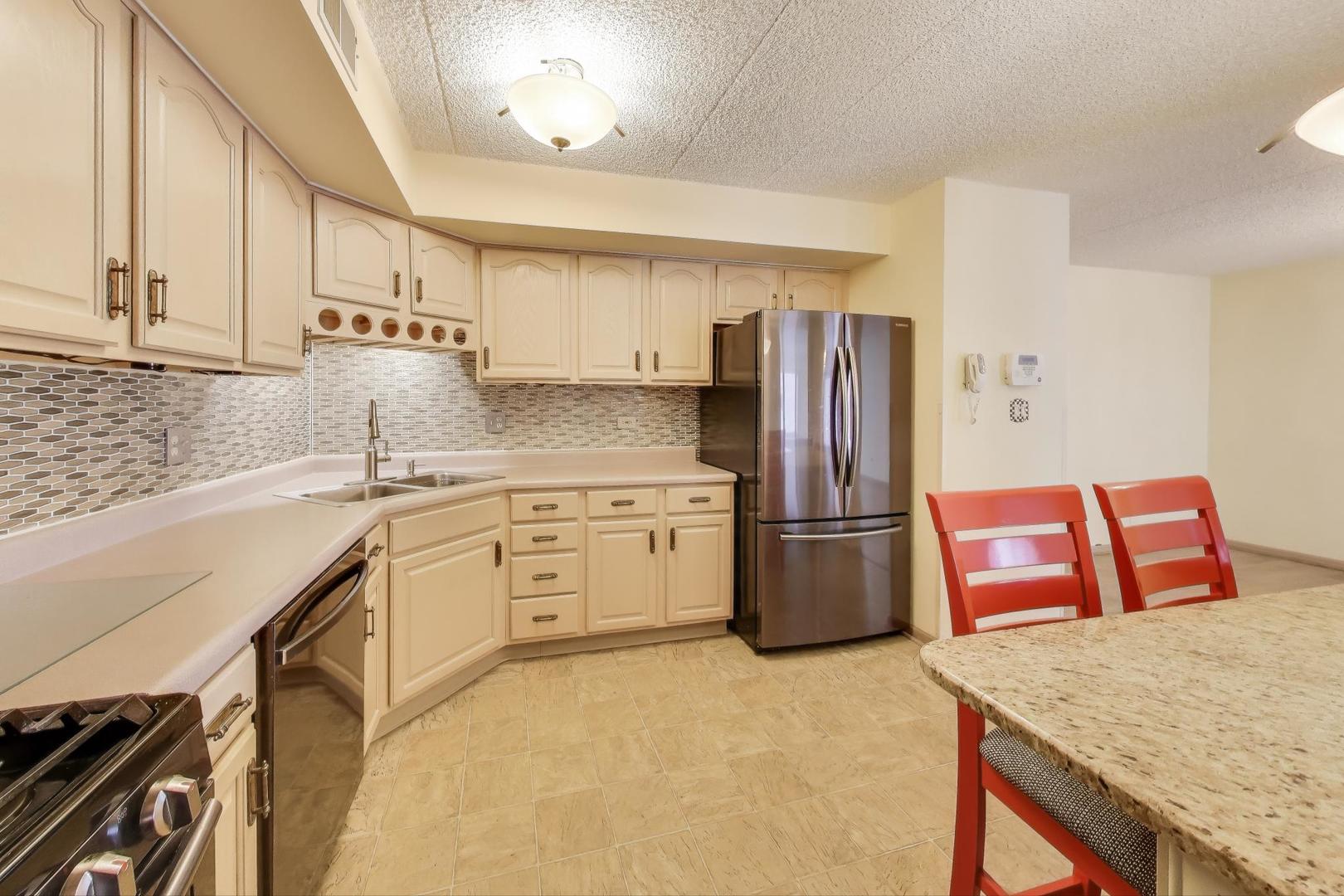 3640 186th Street, Unit 204 Lansing, IL 60438 - Photo 9 of 23