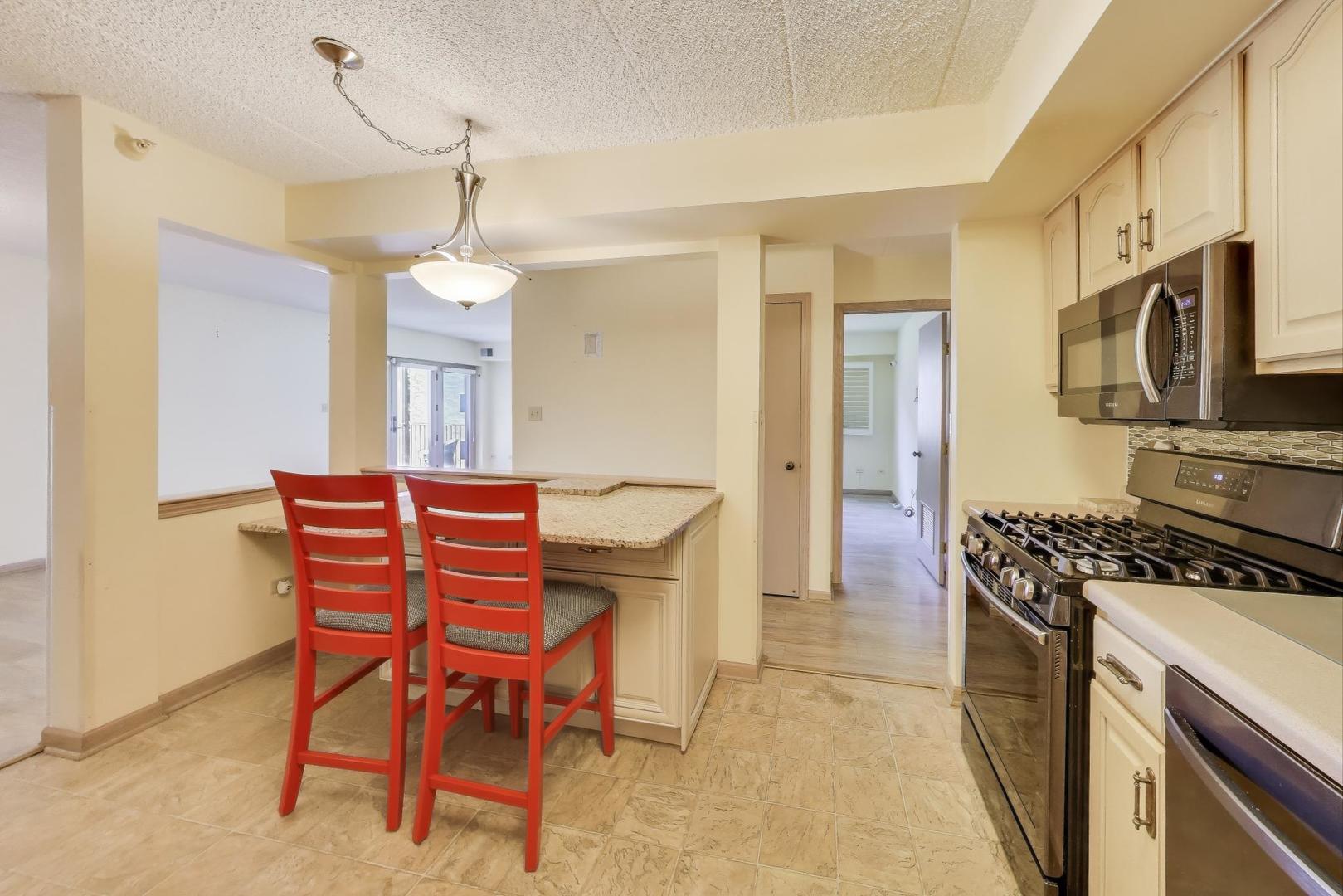 3640 186th Street, Unit 204 Lansing, IL 60438 - Photo 10 of 23