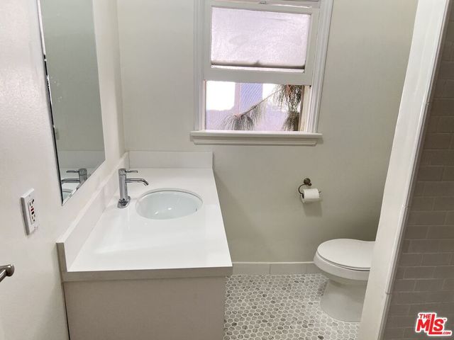 $2,600 | 325 North Palm Drive, Unit F, Beverly Hills, CA 90210