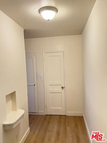 $2,600 | 325 North Palm Drive, Unit F, Beverly Hills, CA 90210