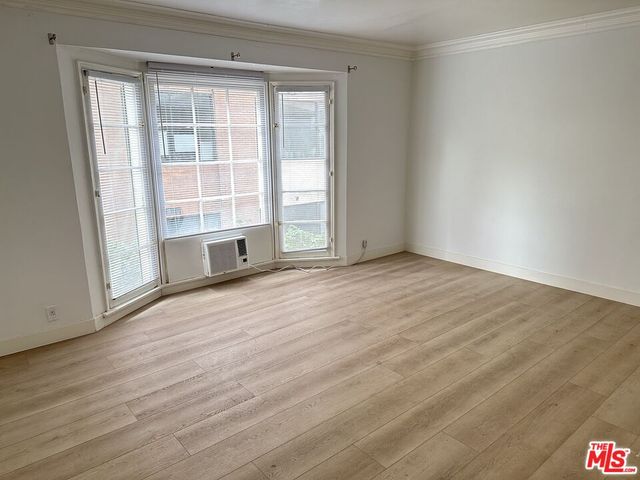 $2,600 | 325 North Palm Drive, Unit F, Beverly Hills, CA 90210