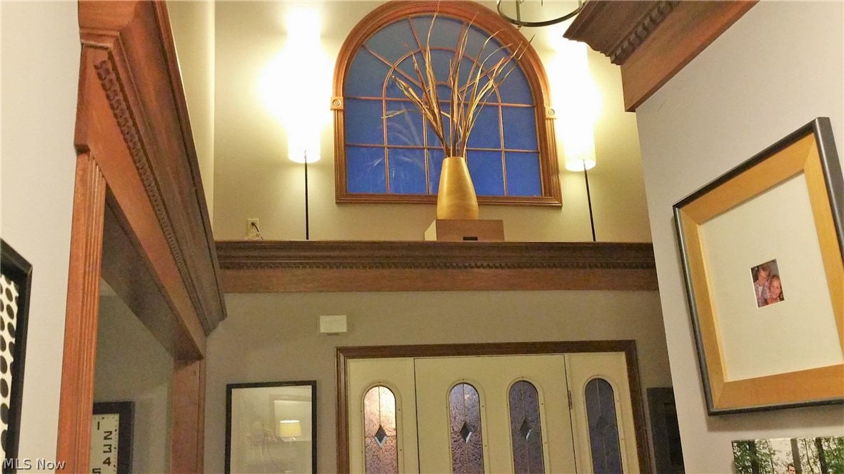 4125 Logans Way Perry, OH 44081 - Photo 2 of 26 Foyer with Paladian Window