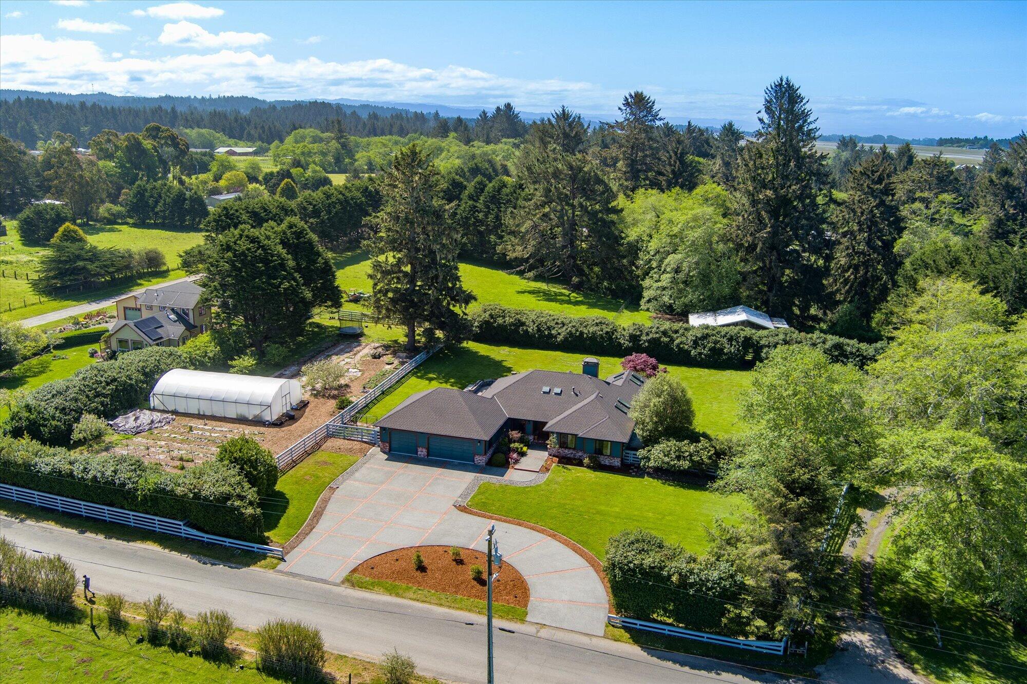 1300 Clam Beach Road McKinleyville, CA 95519 - Photo 7 of 116
