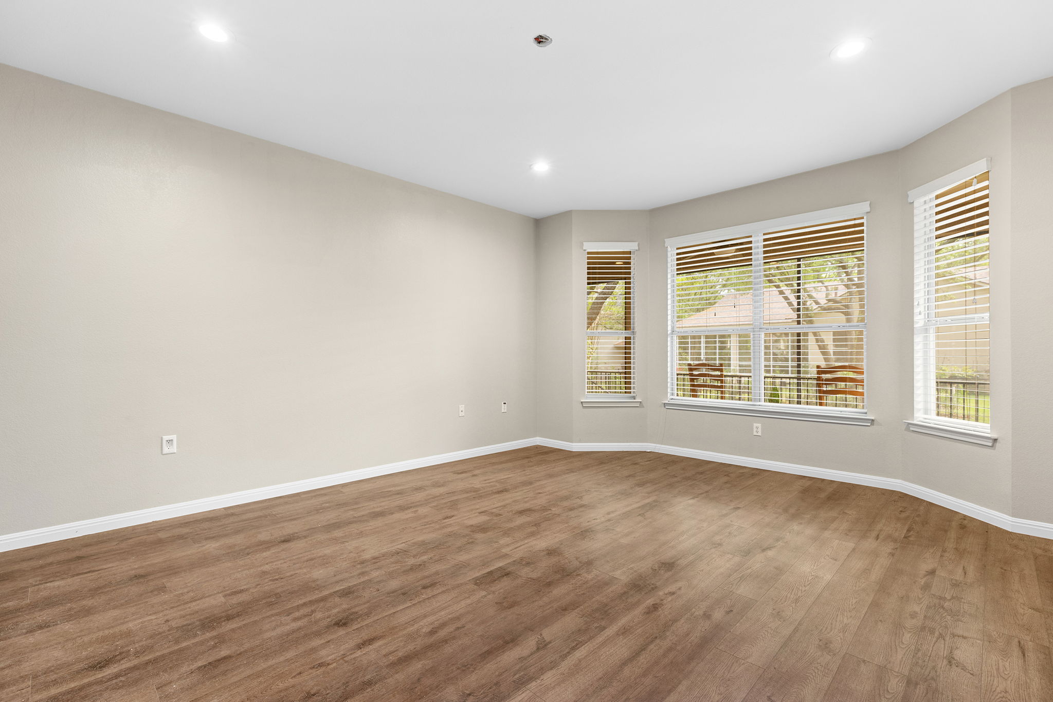 120 Ruellia Drive Georgetown, TX 78633 - Photo 23 of 39 Primary bedroom