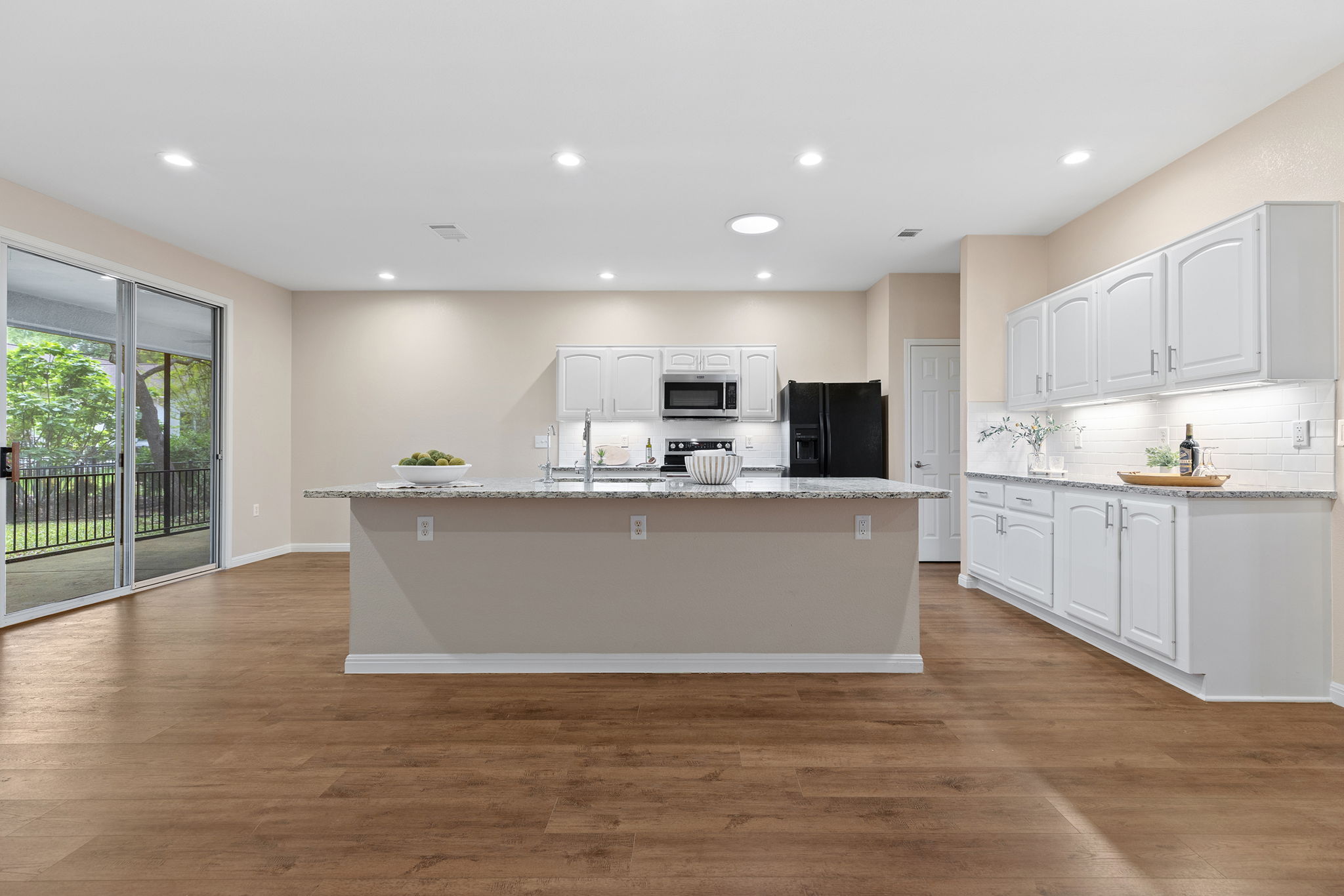 120 Ruellia Drive Georgetown, TX 78633 - Photo 32 of 39 Large center island, for entertaining