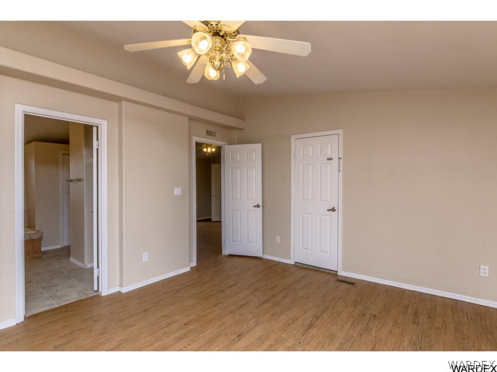 529 South Verde Road Golden Valley, AZ 86413 - Photo 5 of 33 master bed