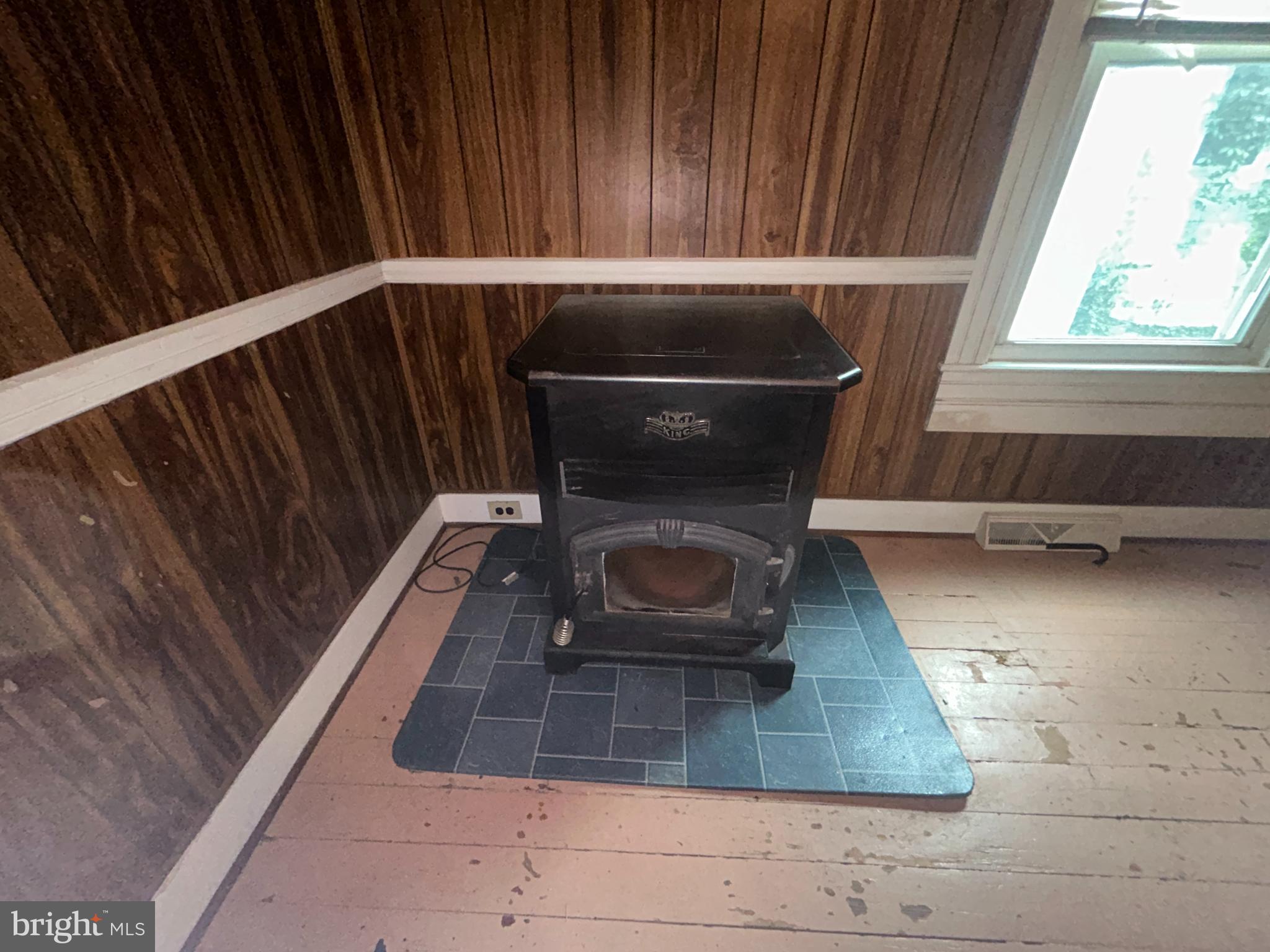 161 East Main Street Orange, VA 22960 - Photo 7 of 37 a view of sitting area